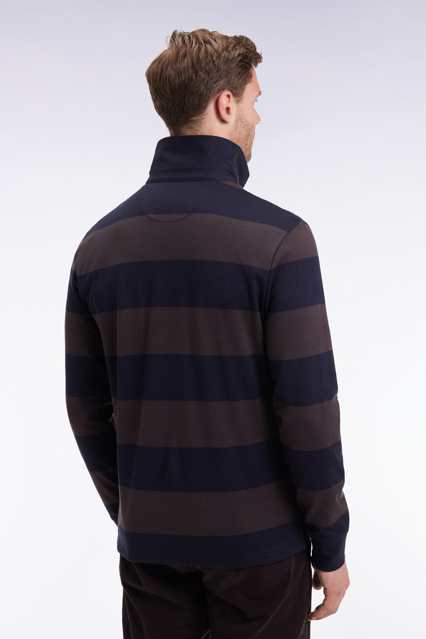 Long-sleeved jersey with brown and navy rugby stripes