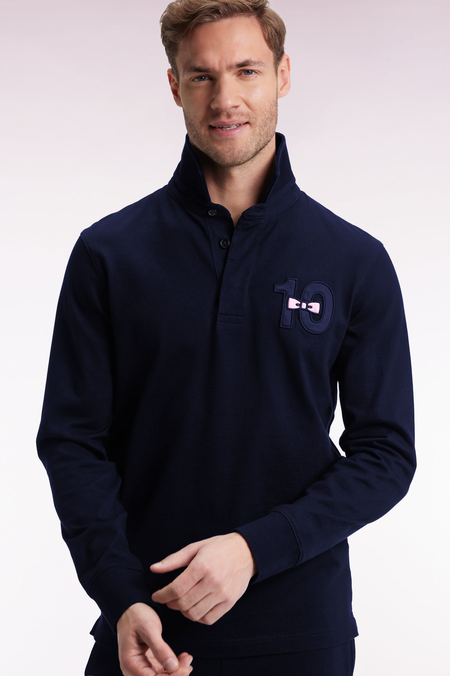 Long-sleeved jersey in thick navy cotton jersey with embroidered straight cut
