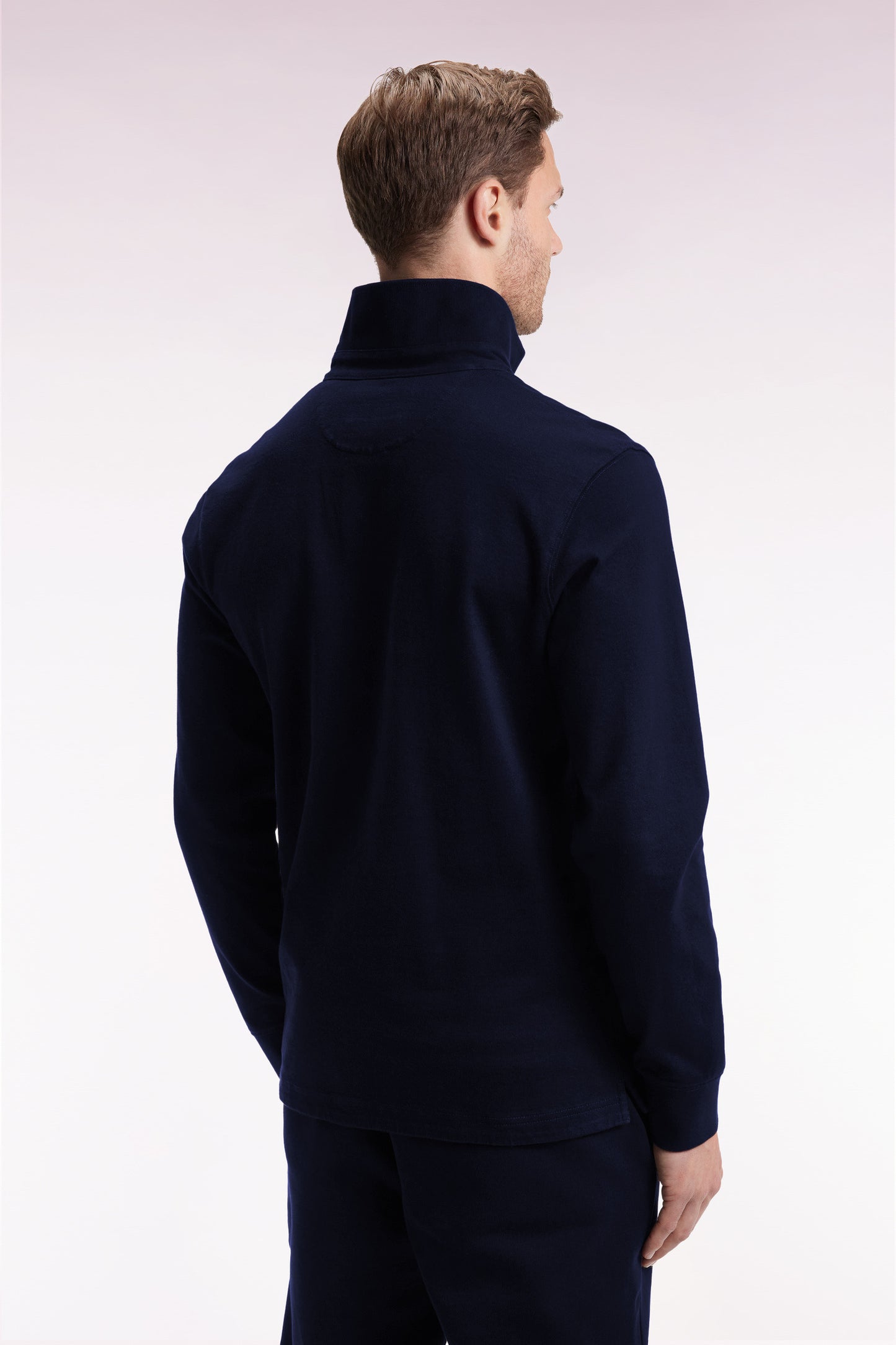 Long-sleeved jersey in thick navy cotton jersey with embroidered straight cut