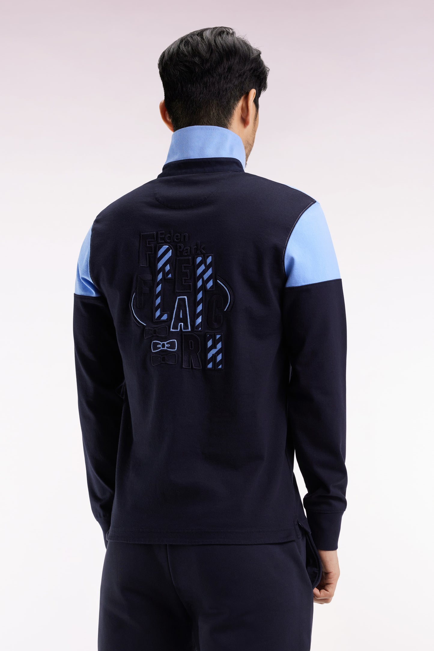 Long-sleeved jersey in two-tone navy and sky jersey, straight cut