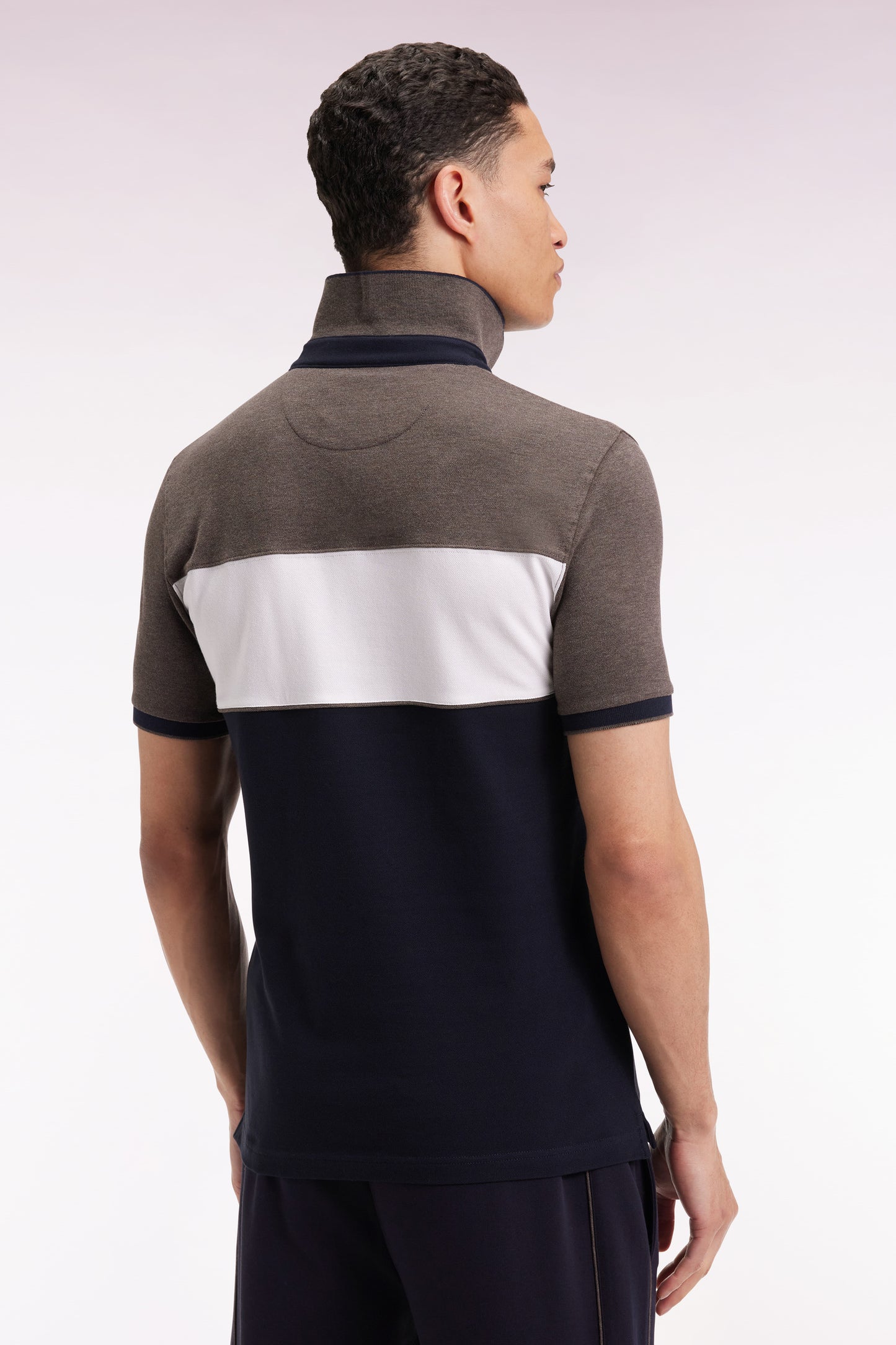 Polo tricolore manches courtes en piqué coton stretch marron coupe slim