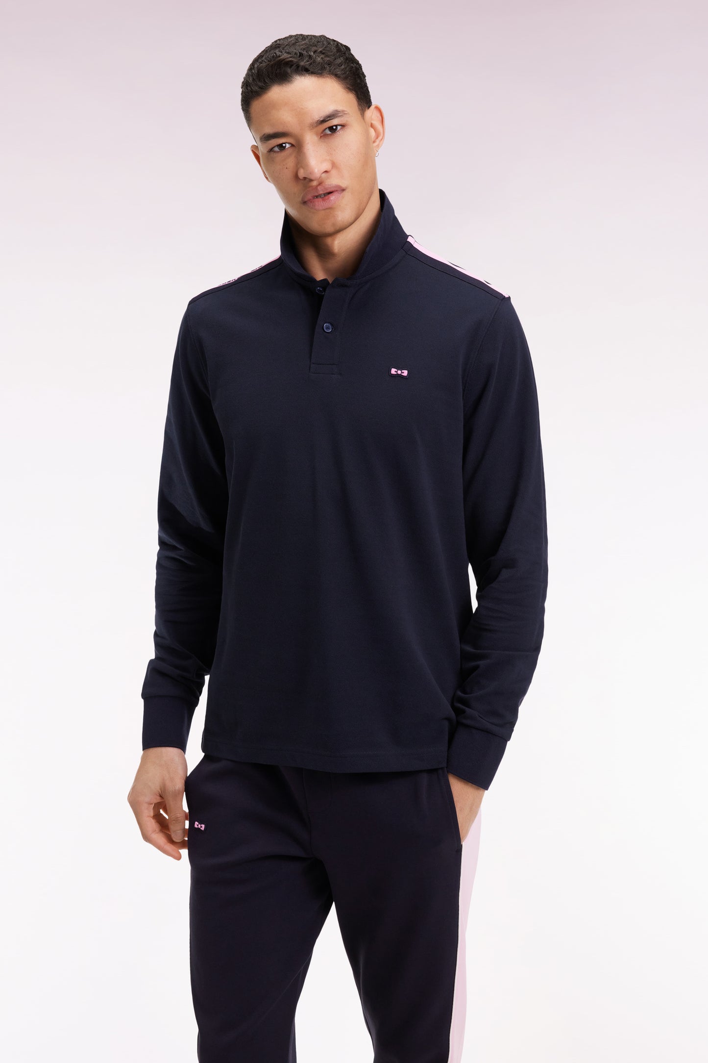 Polo à manches longues en piqué coton marine galon rose siglé