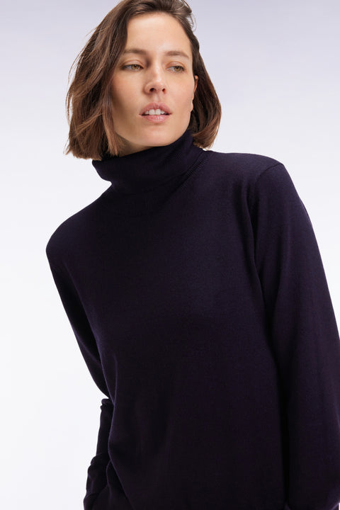 Pull à col roulé en laine mérinos marine - Image 3