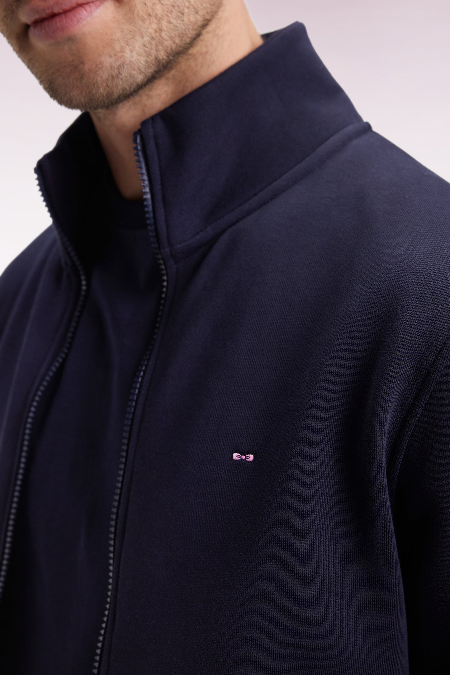 Sweatshirt zippé en coton marine coupe droite