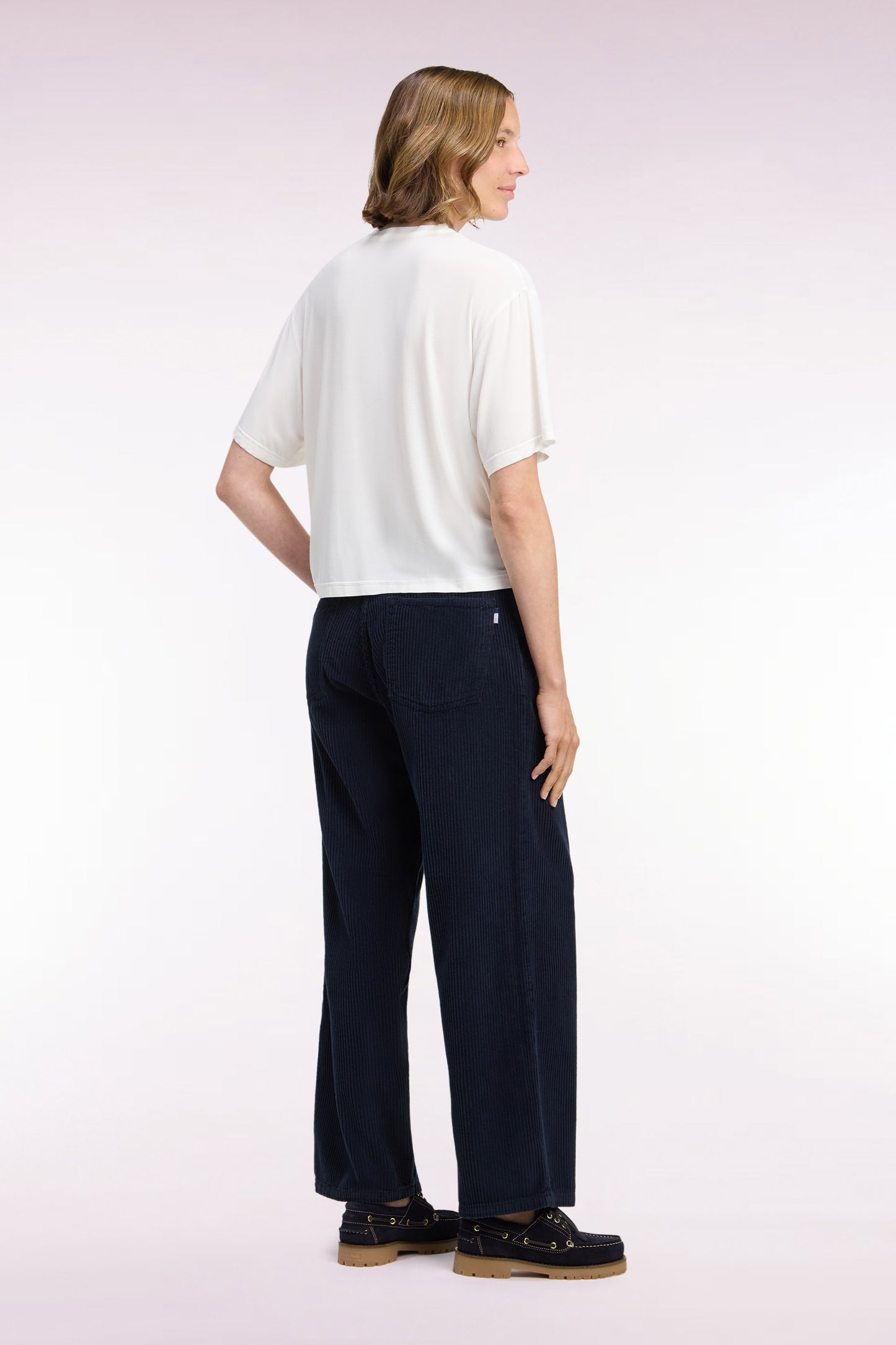 Pantalon en velours côtelé marine coupe droite