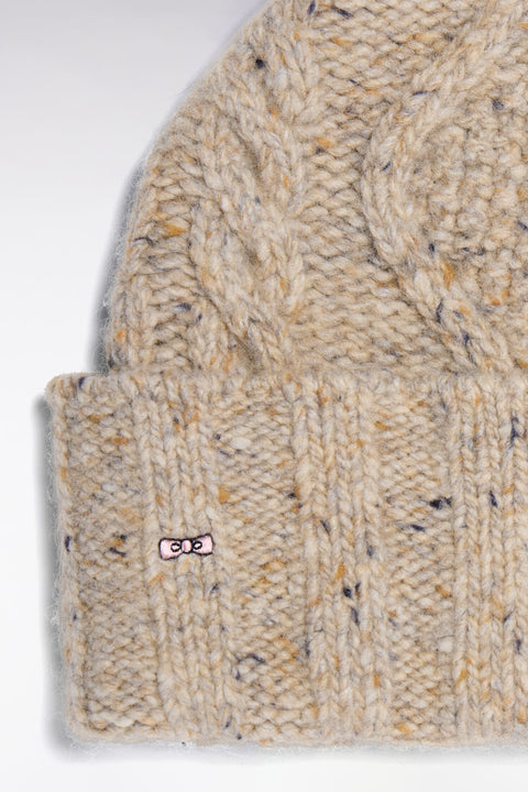 Bonnet en maille torsadée beige - Image 2