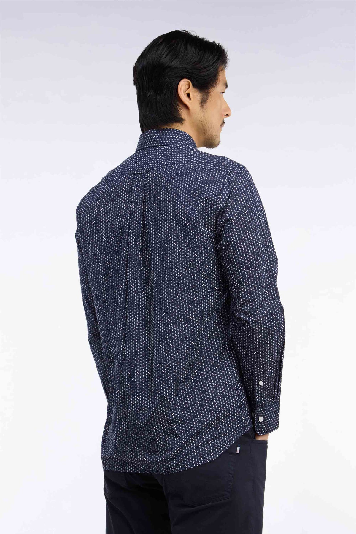 White cotton poplin shirt with pink micro-patterns, straight cut