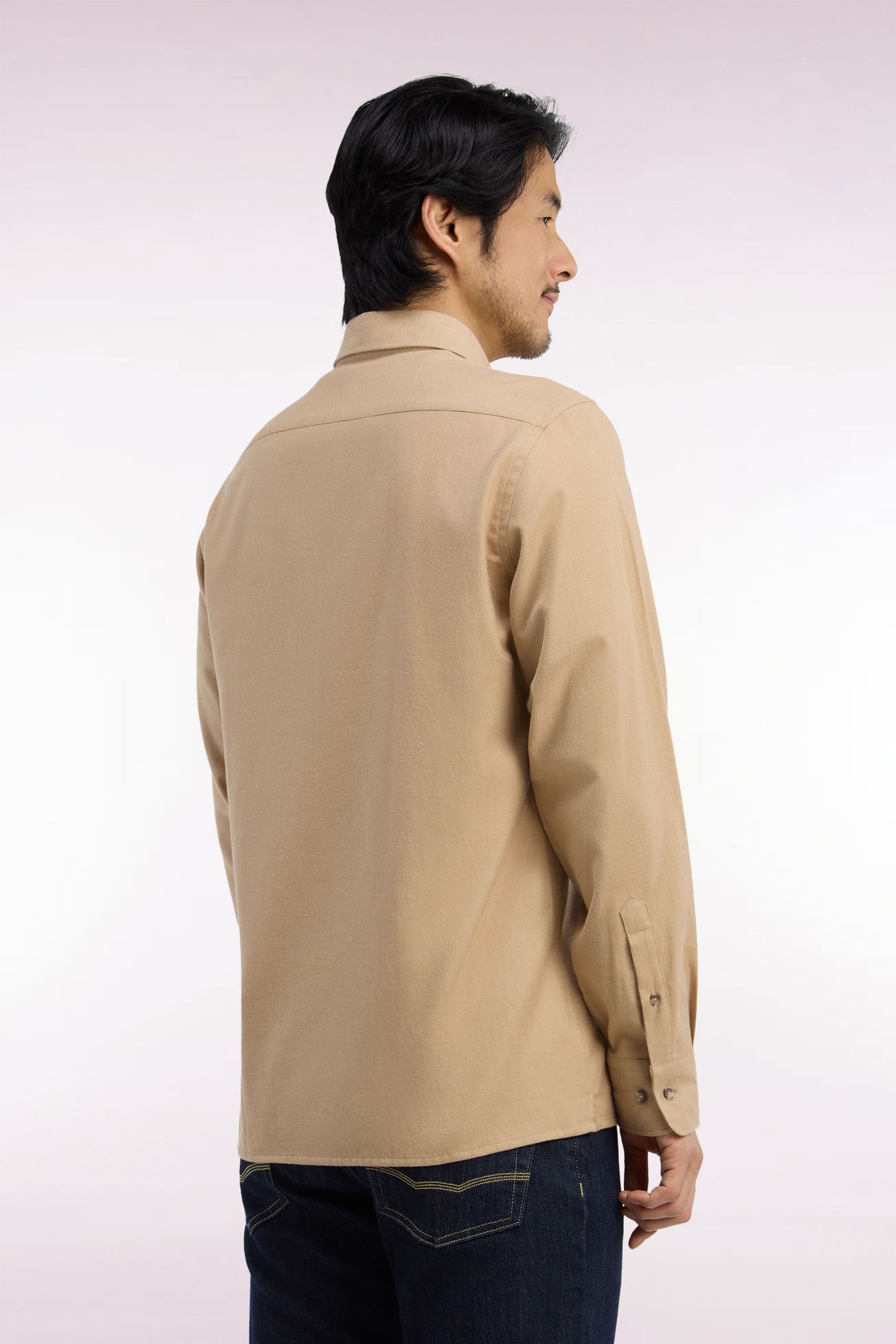 Chemise unie en coton caramel coupe droite