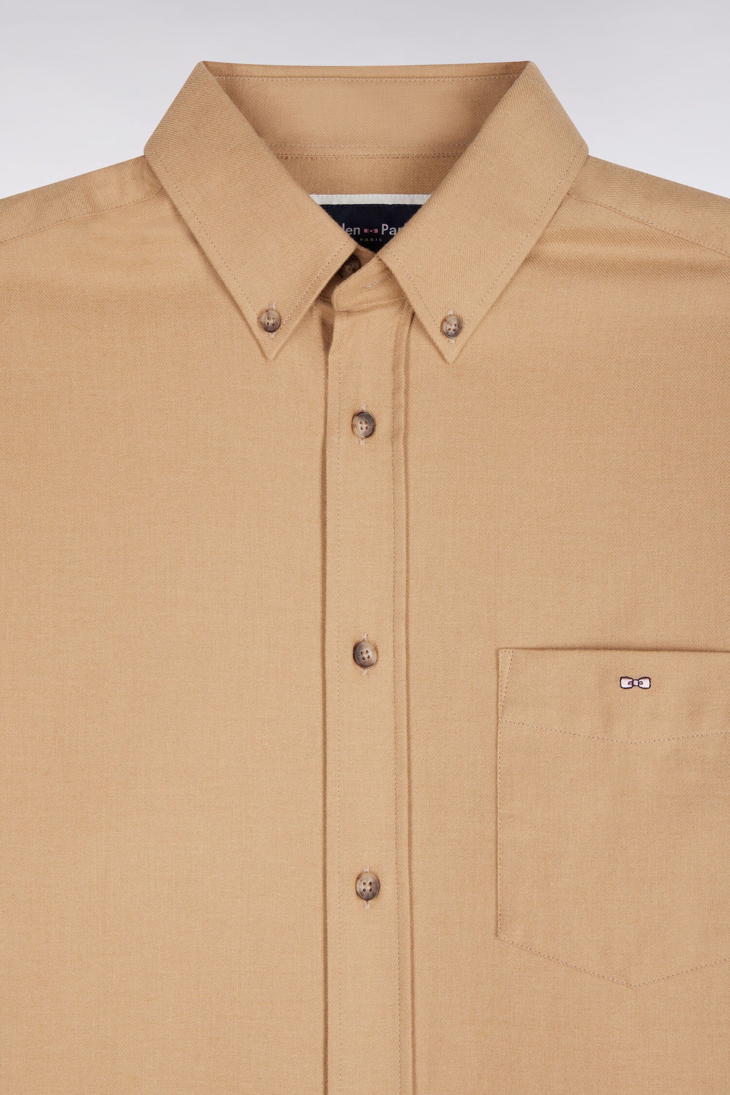 Chemise unie en coton caramel coupe droite