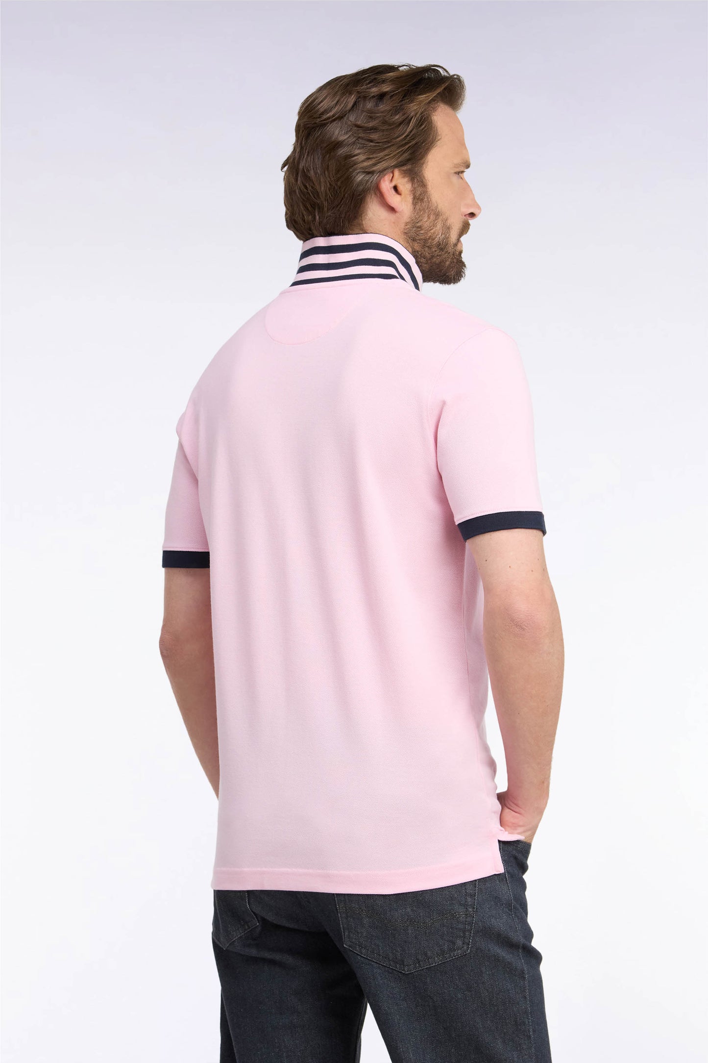 Polo manches courtes sous-col rayé en coton Pima rose coupe droite