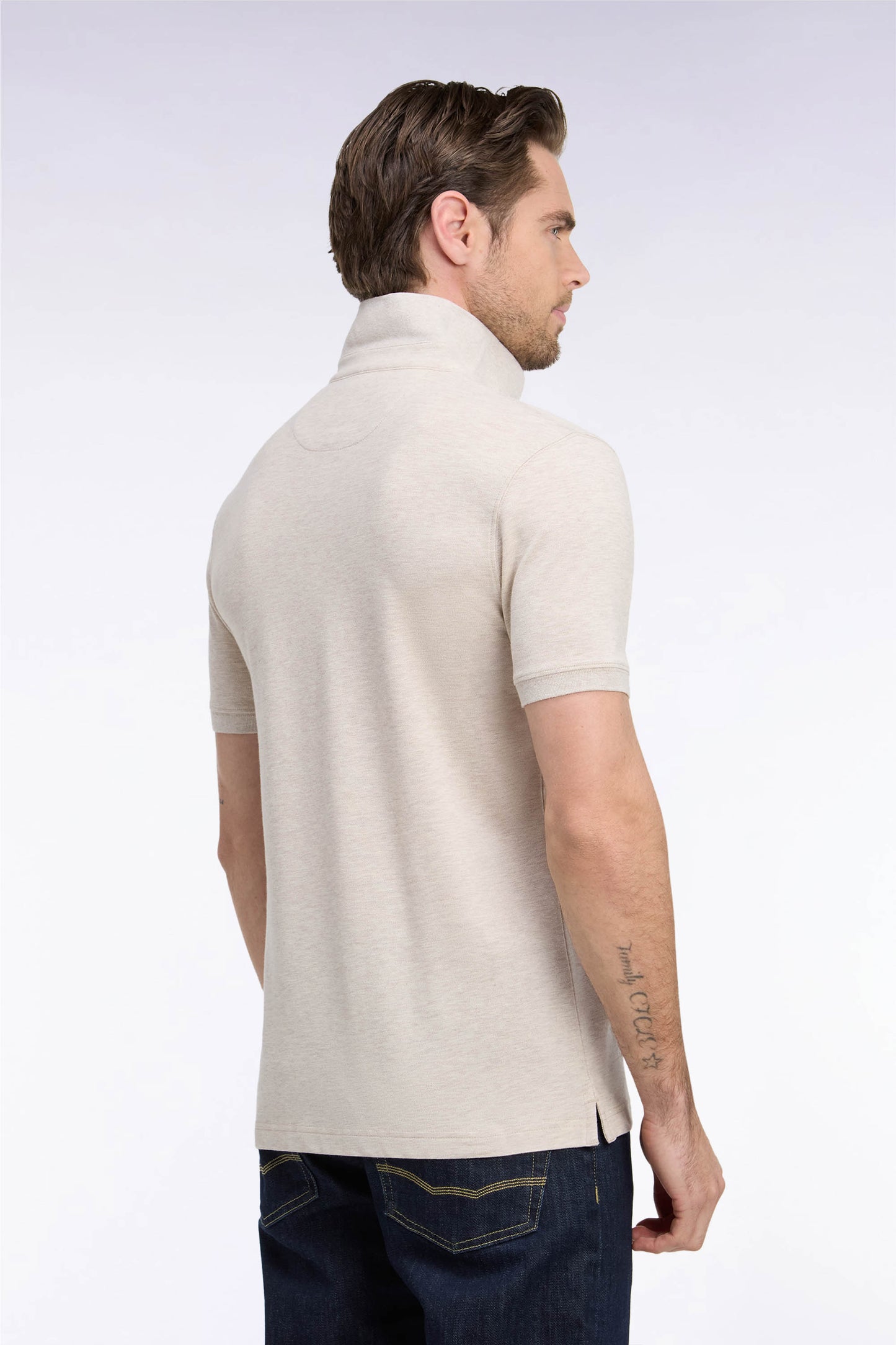 Polo manches courtes en coton stretch beige coupe ajustée