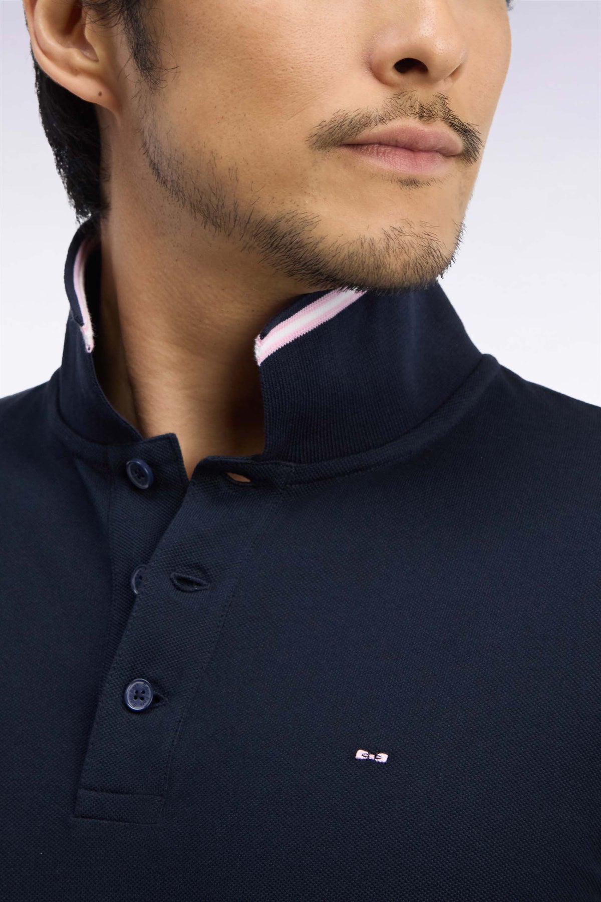Polo manches courtes en piqué coton marine coupe droite