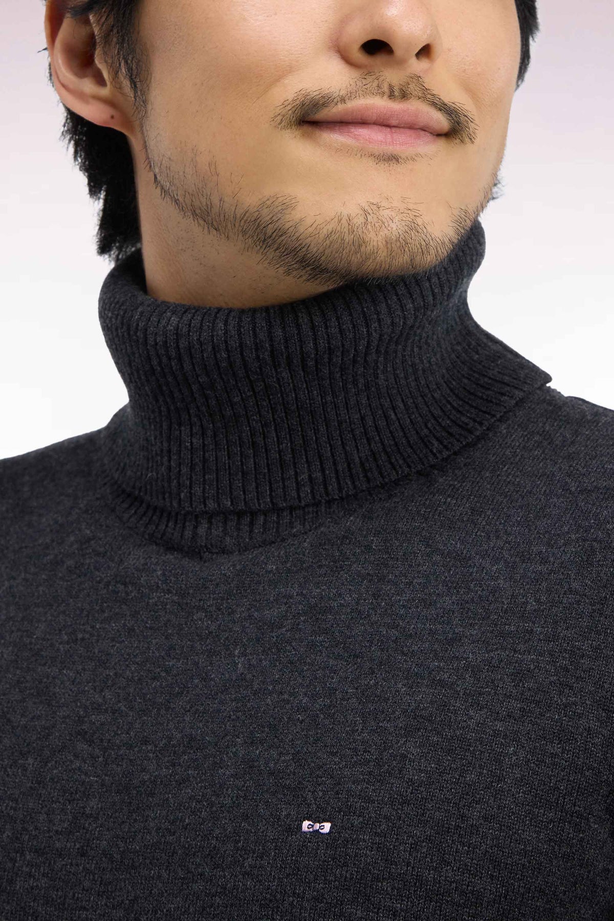Straight cut dark gray wool and cotton turtleneck sweater