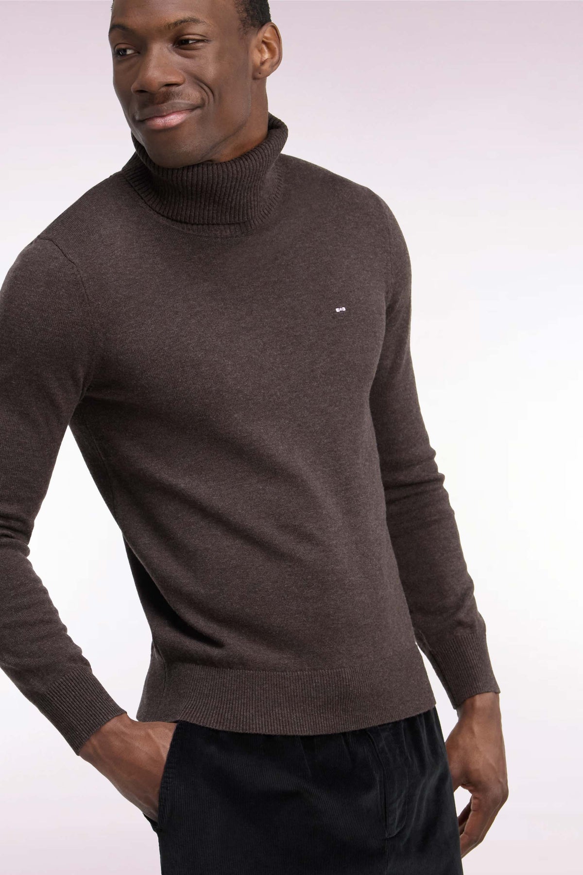 Straight cut brown wool and cotton turtleneck sweater