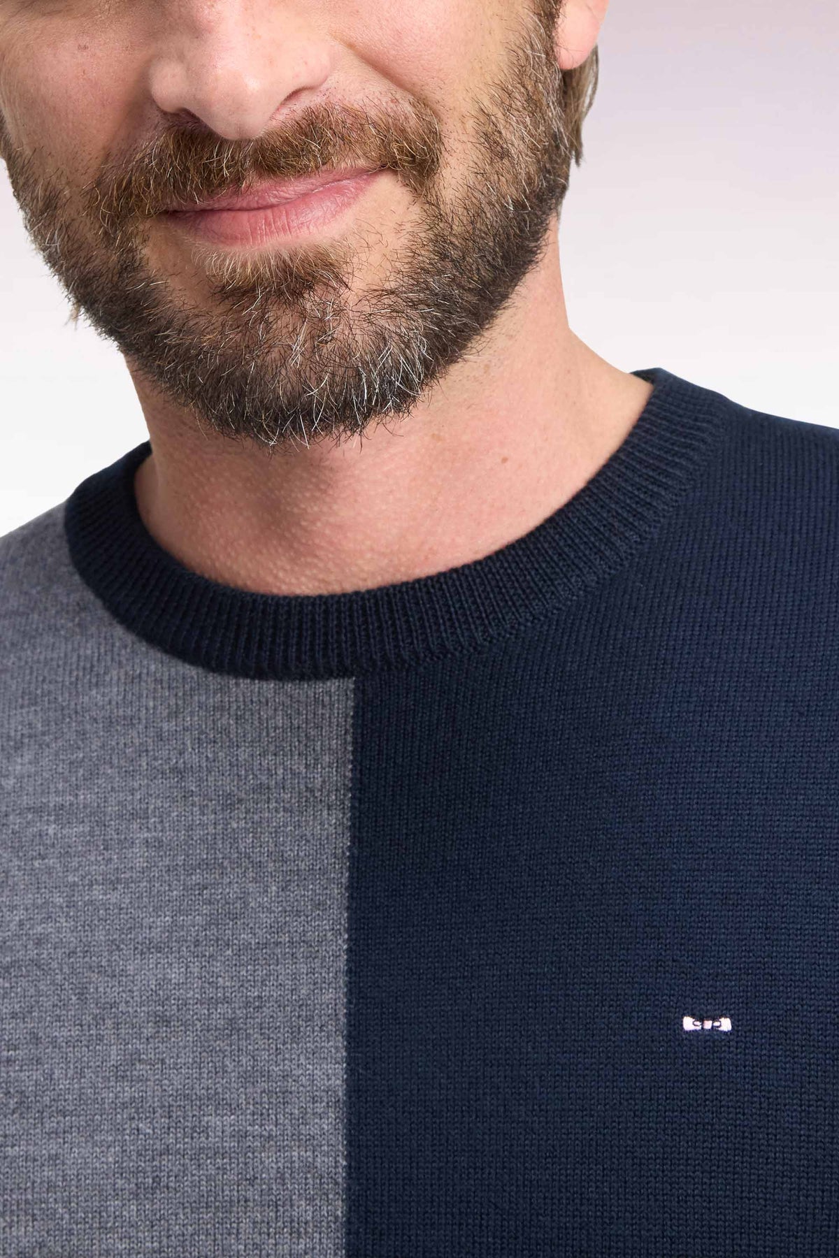 Round-neck sweater with vertical cutout in tricolor merino wool jersey