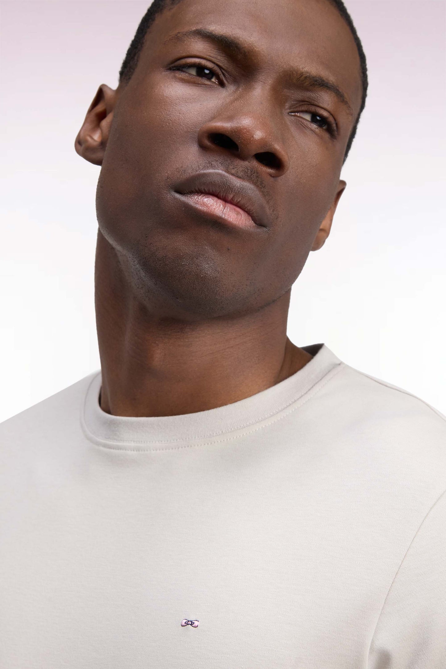 T-shirt manches courtes en coton grège coupe droite