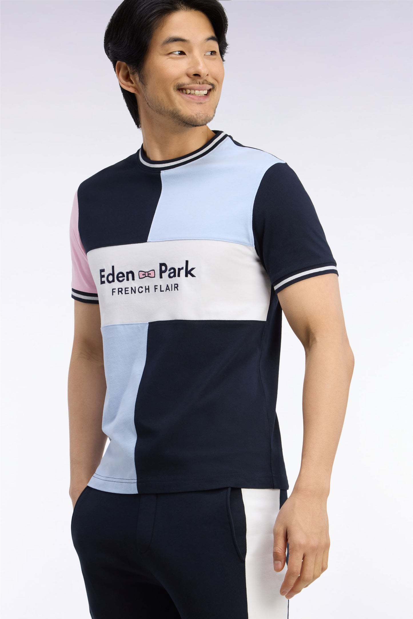 T-shirt manches courtes à découpes et broderie Eden Park coupe droite