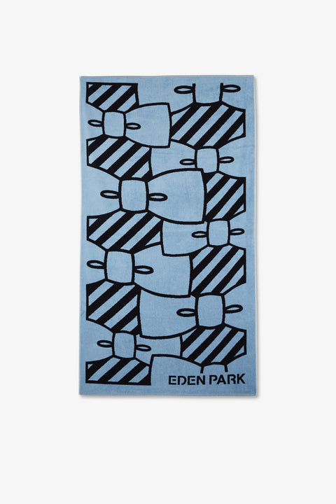 Light blue beach towel - Image 1