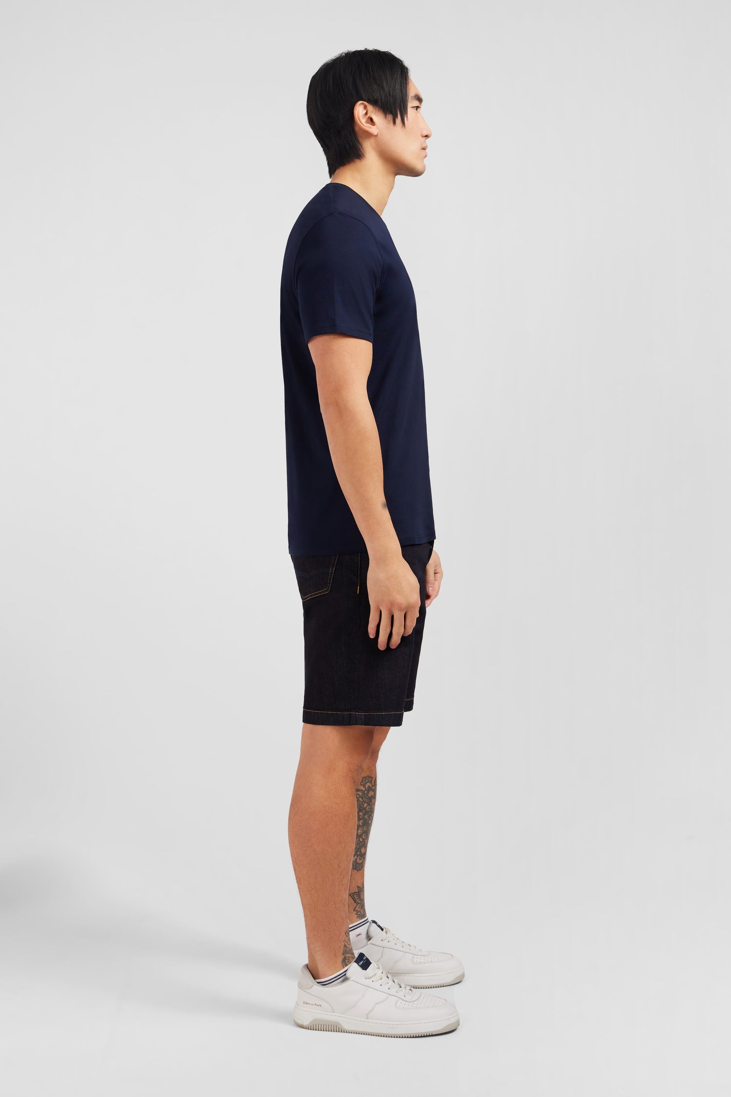 V-neck navy light pima cotton t-shirt