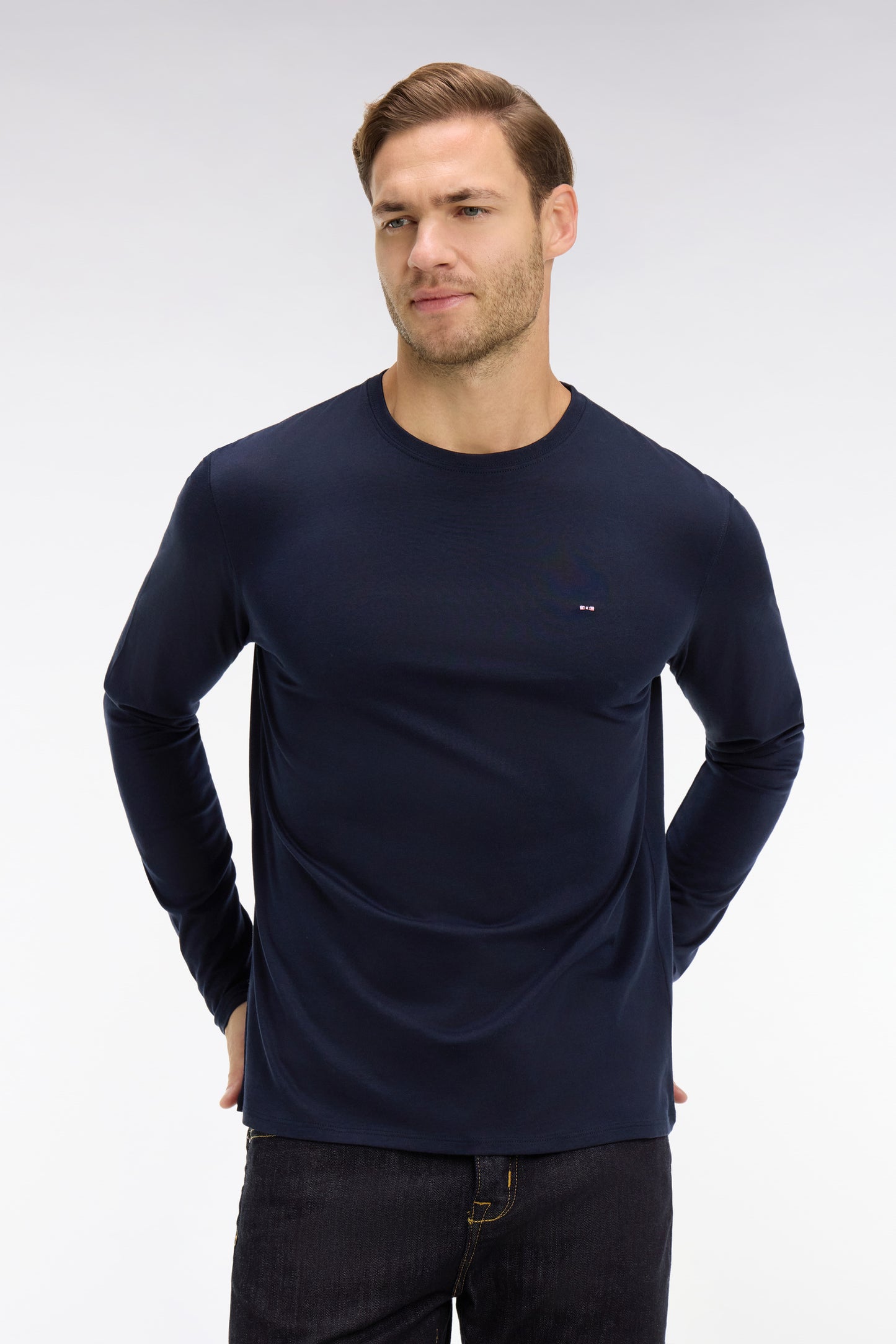 Long sleeved navy blue cotton t-shirt