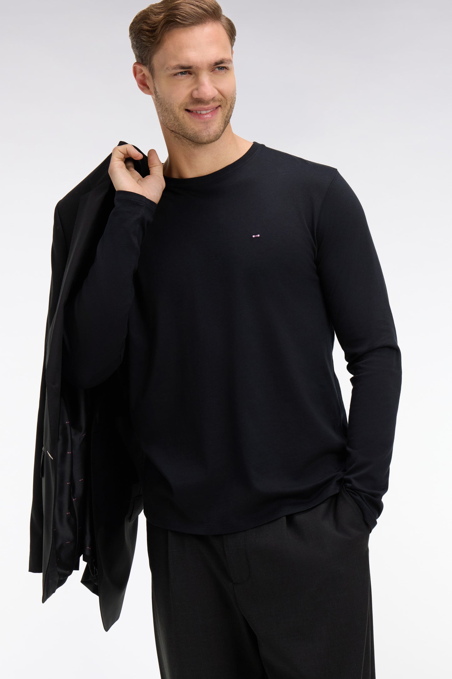 Long sleeved black cotton t-shirt