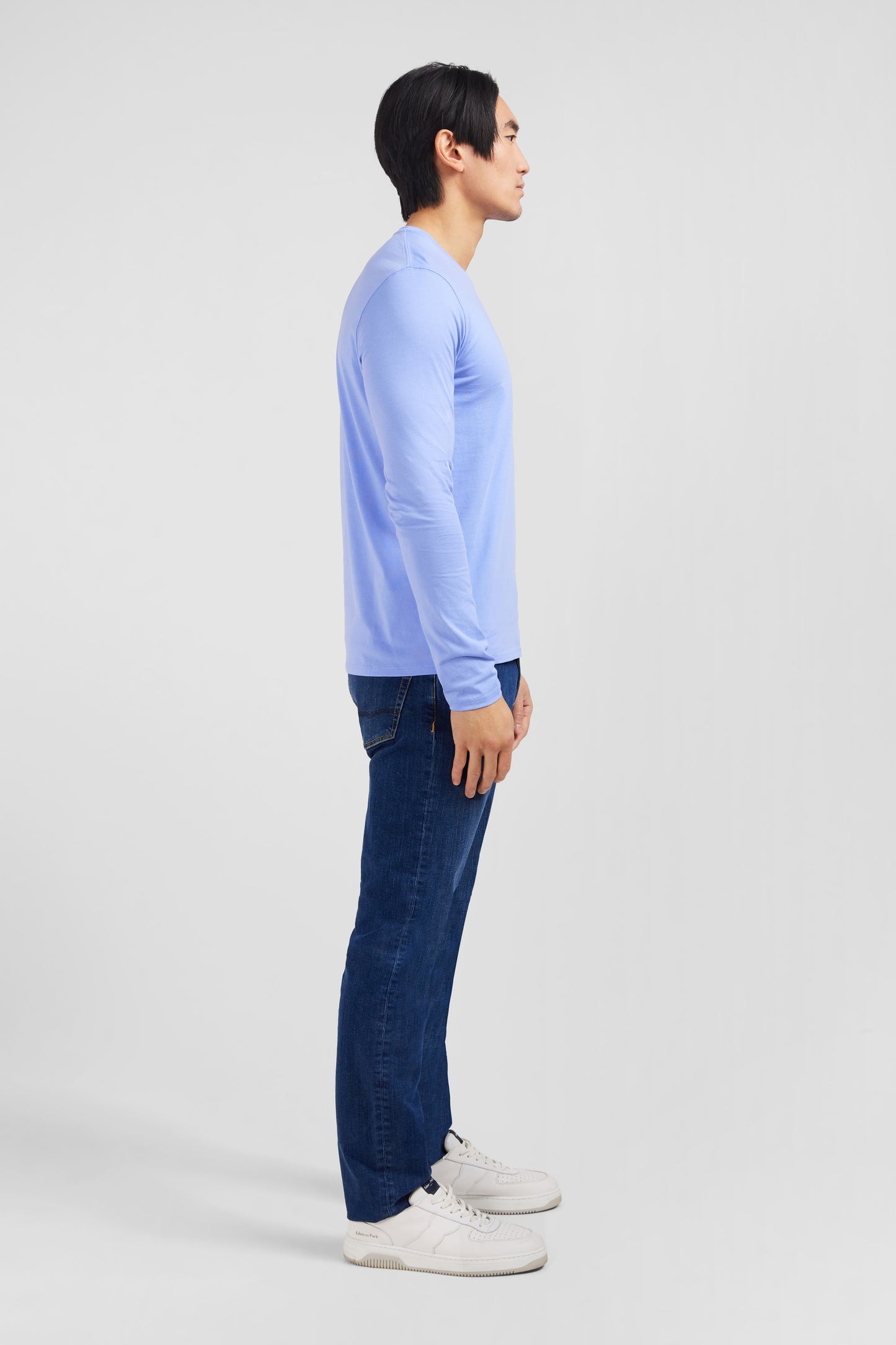 Long sleeved blue V neck t-shirt