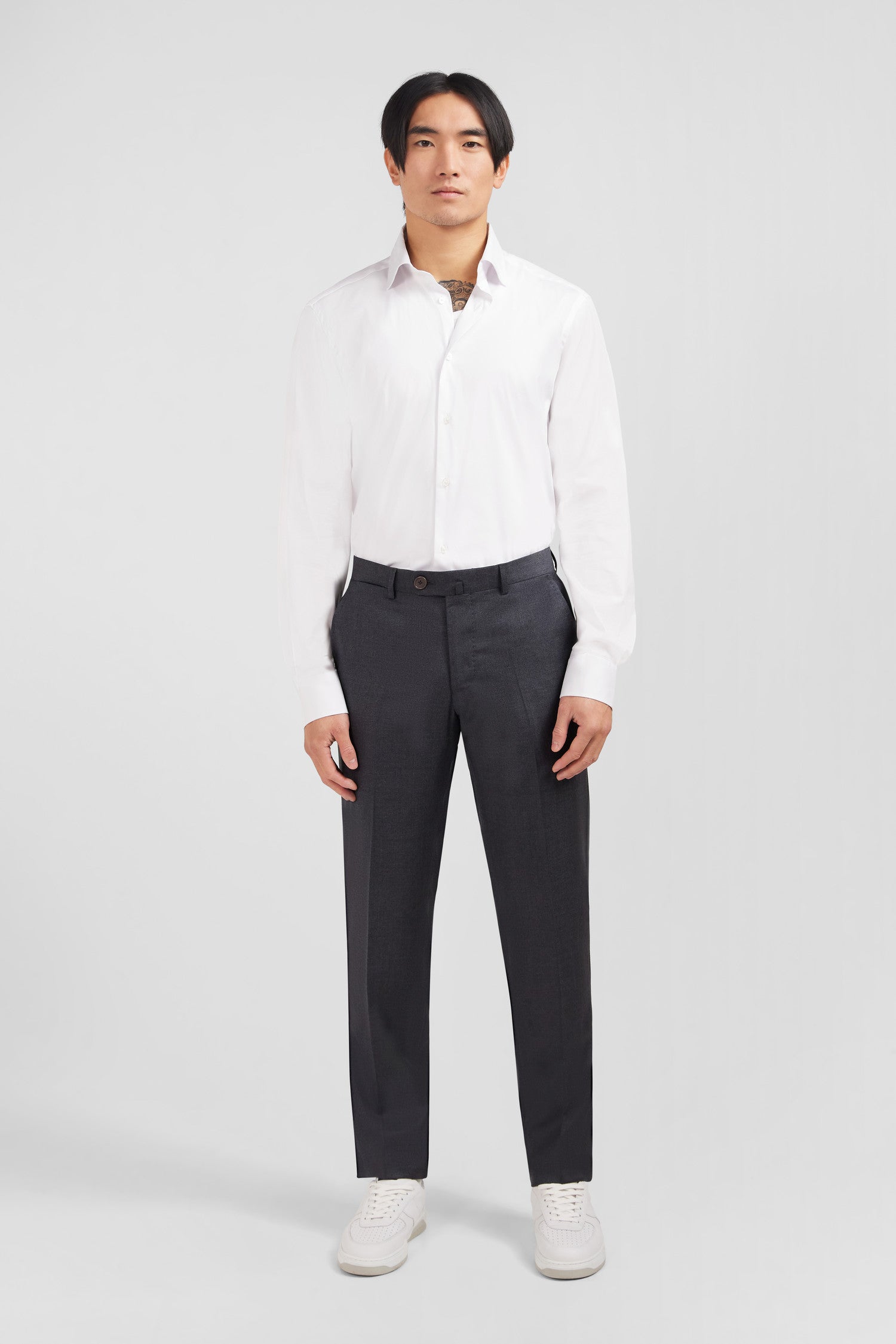 Regular grey wool trousers with broken fold