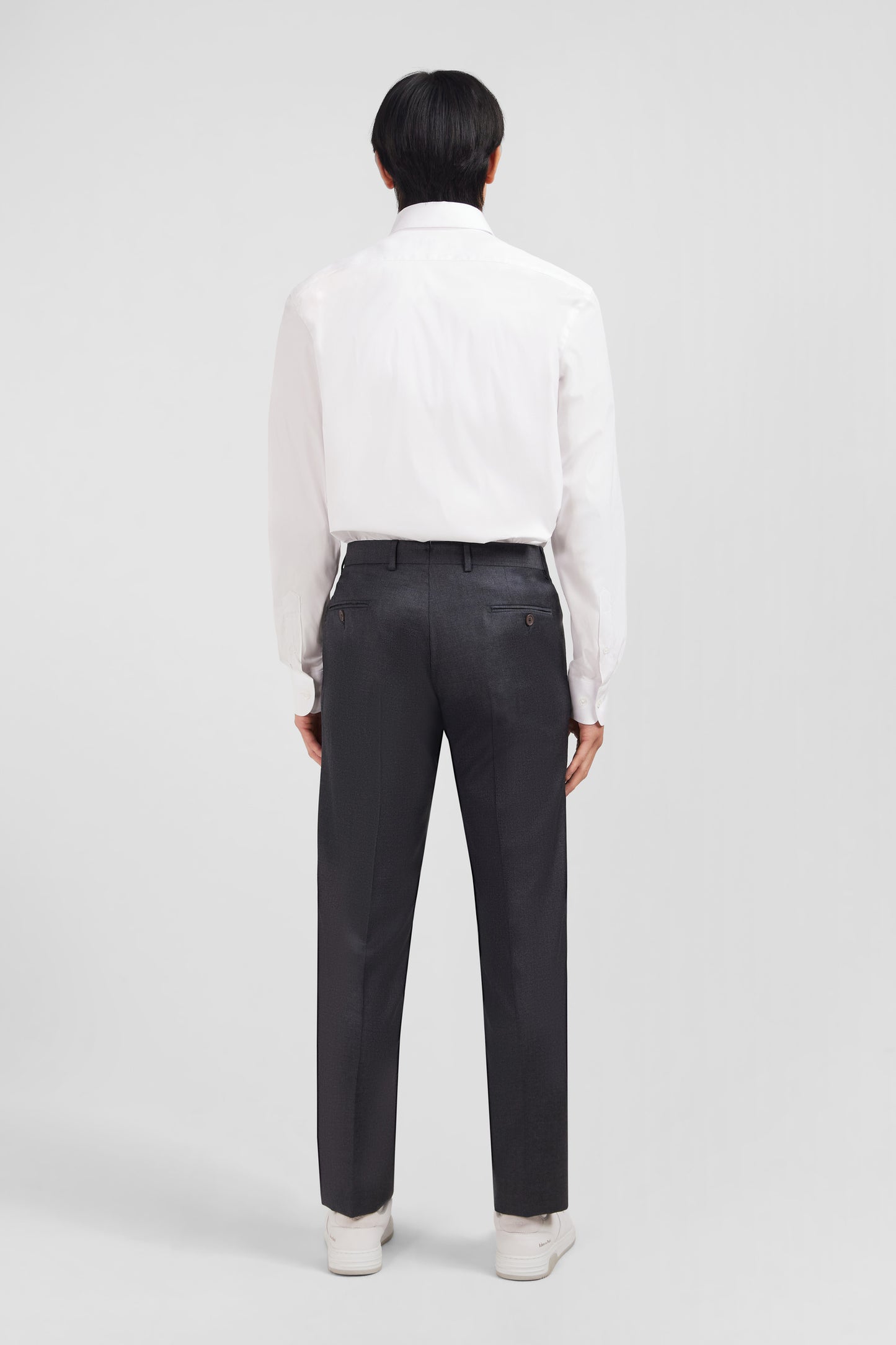 Regular grey wool trousers with broken fold