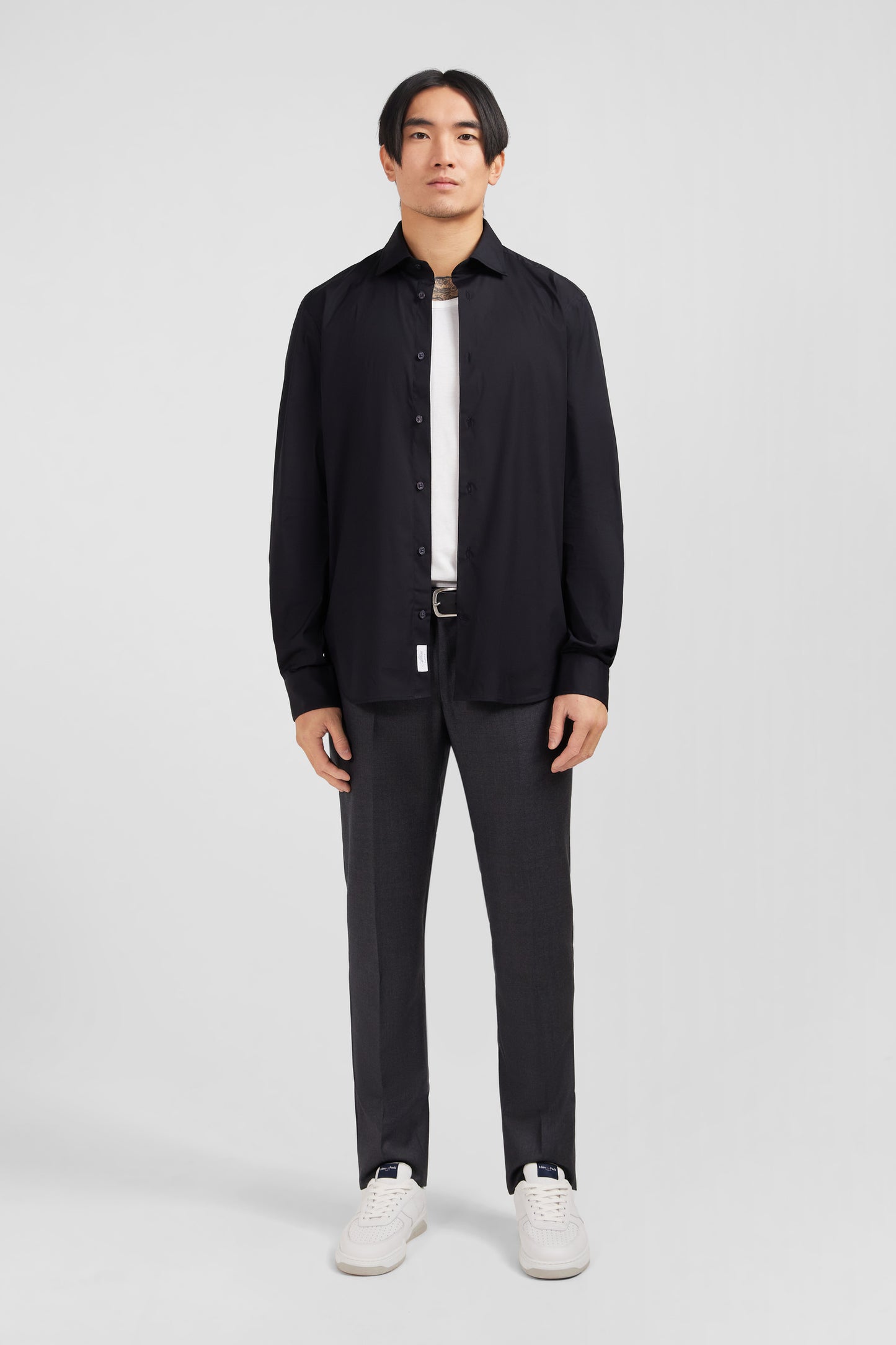 Slim-fit black shirt in stretch poplin