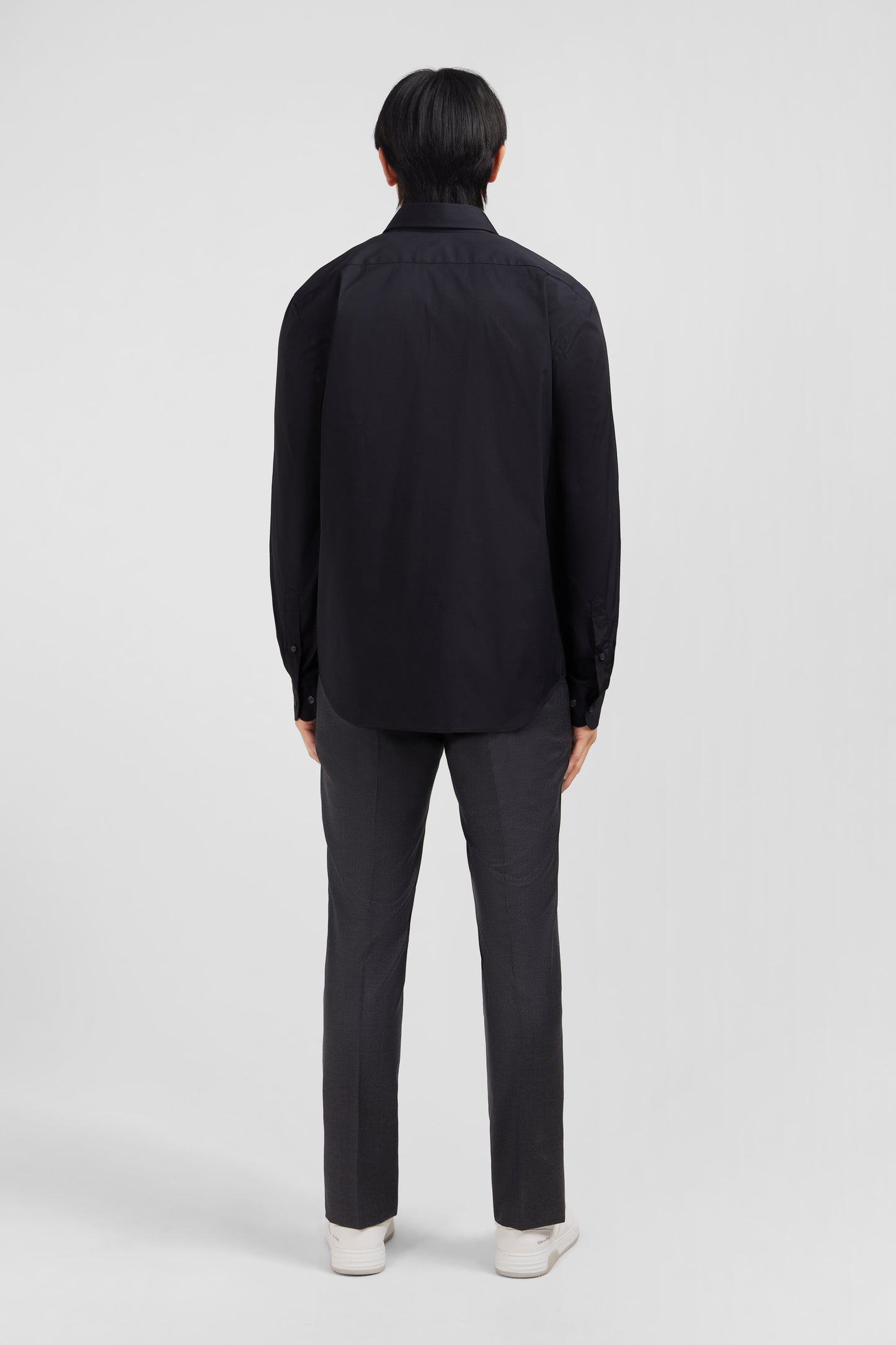 Slim-fit black shirt in stretch poplin