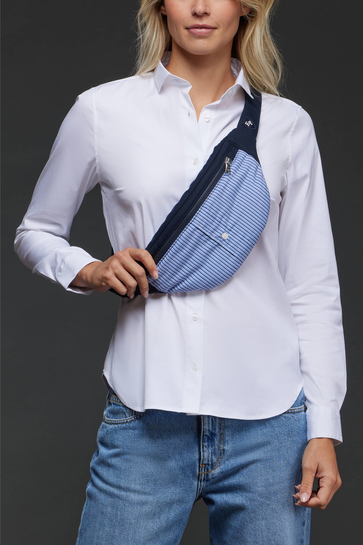 Sac banane upcyclé Pap'Atelier en coton rayé ciel