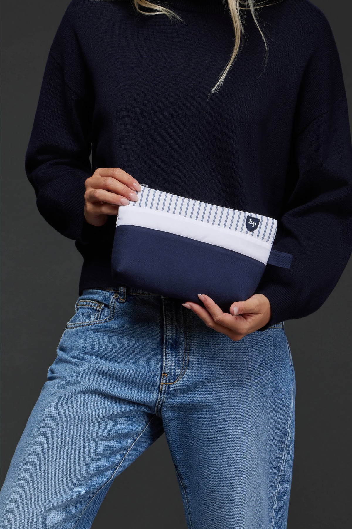 Pochette zippée upcyclée Pap'Atelier marine en patchwork de coton rayé matelassé