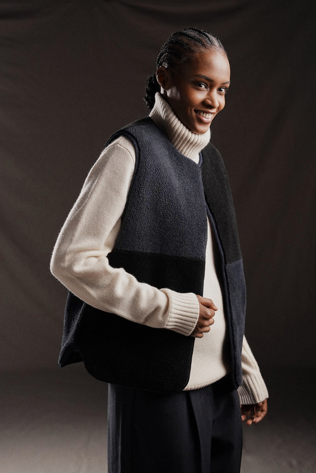 PAP'Atelier reversible cut and sew sleeveless cardigan