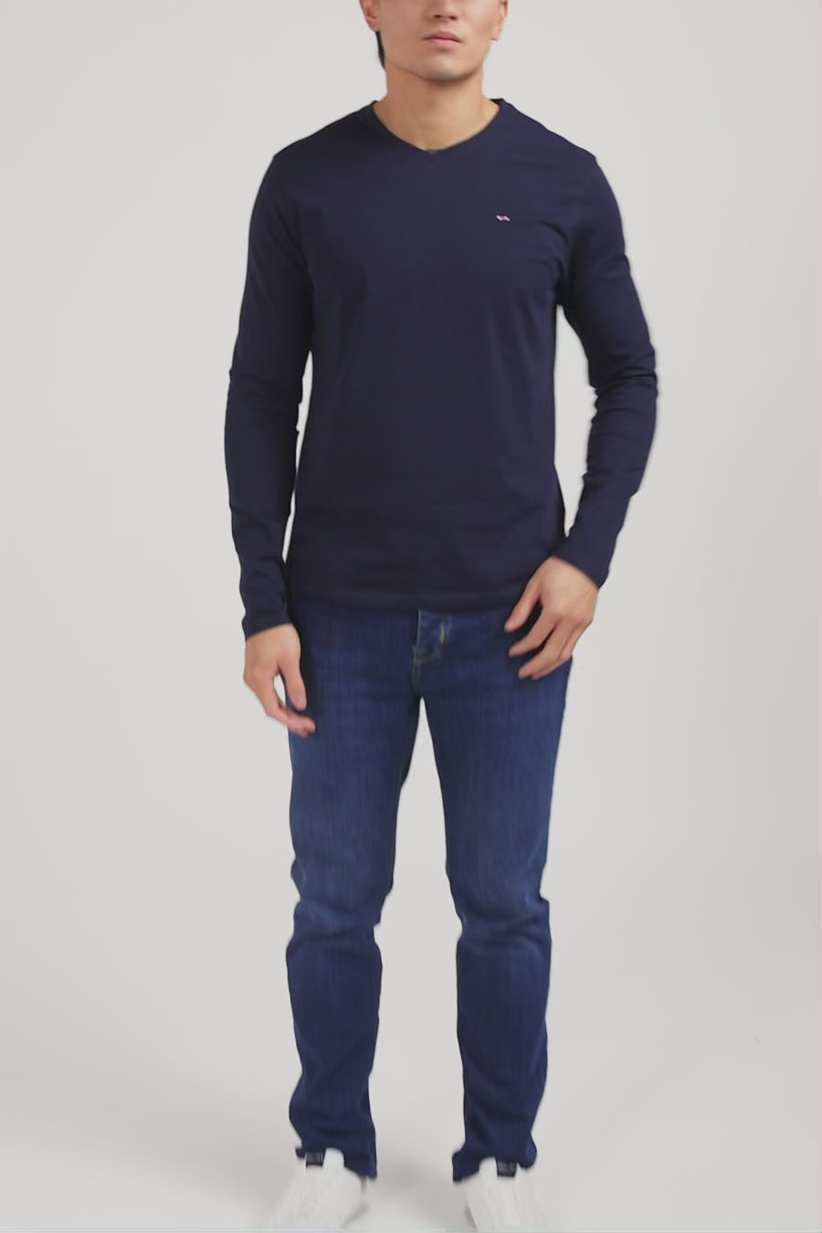 Long sleeved navy blue V neck t-shirt