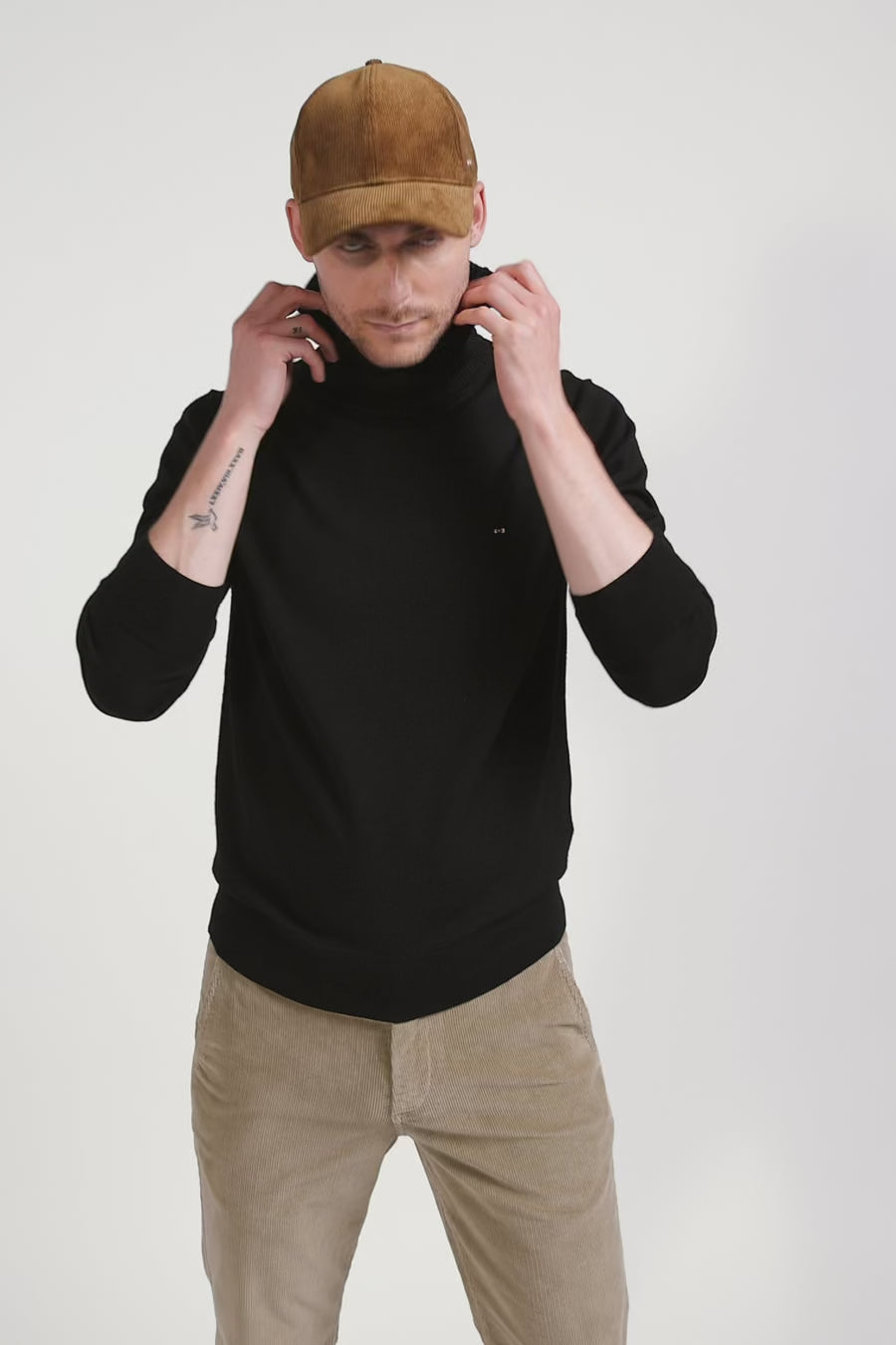 Regular black merino wool turtleneck jumper