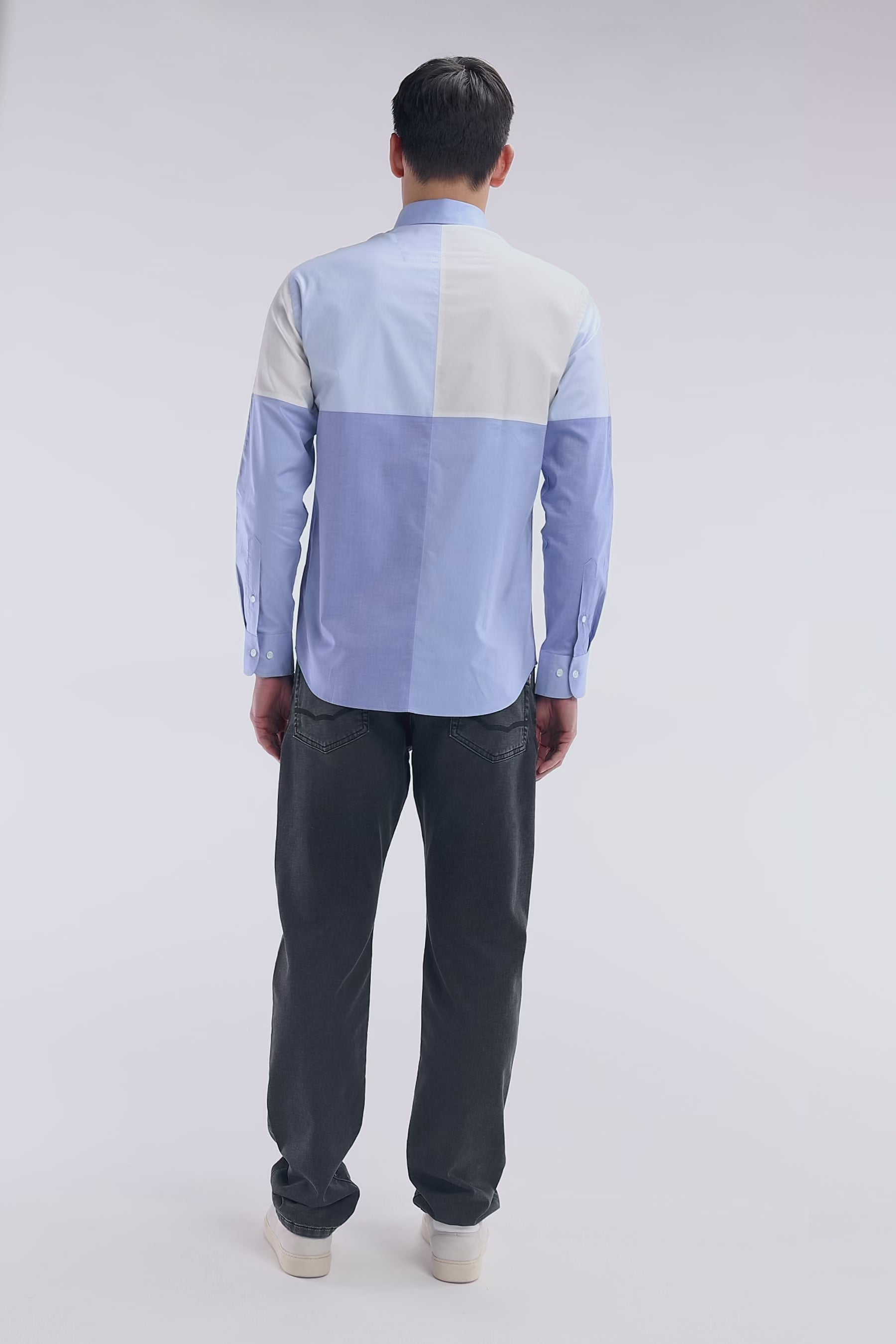 Chemise en twill de coton bleu foncé coupe droite