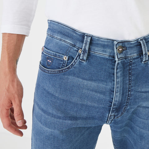 Regular fit jeans with permanent pleat detail - Image 3