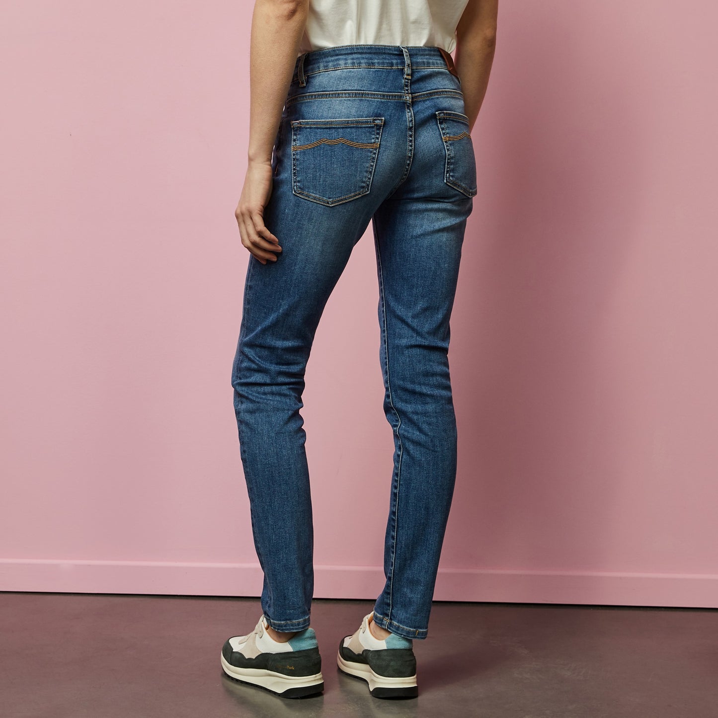 Slim-fit washed blue jeans