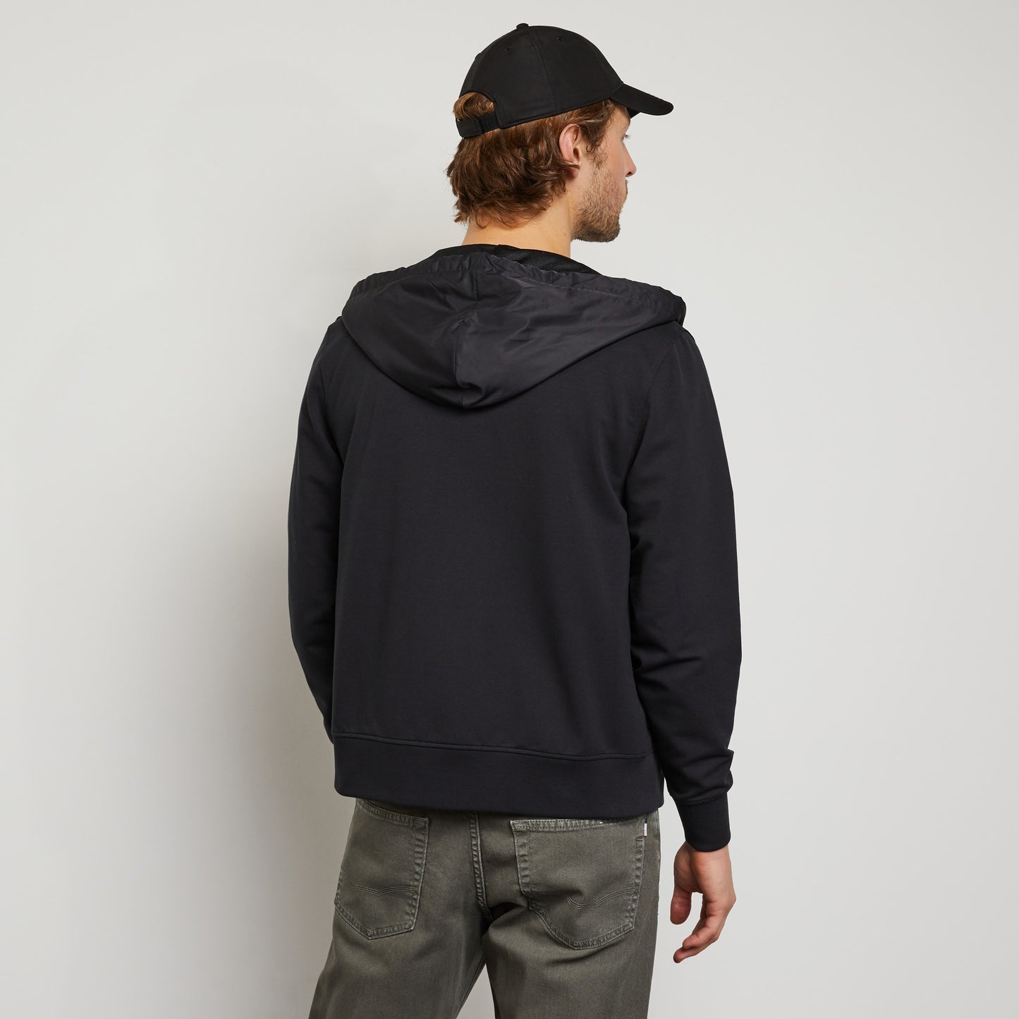 Black zipped sweatshirt with hood
