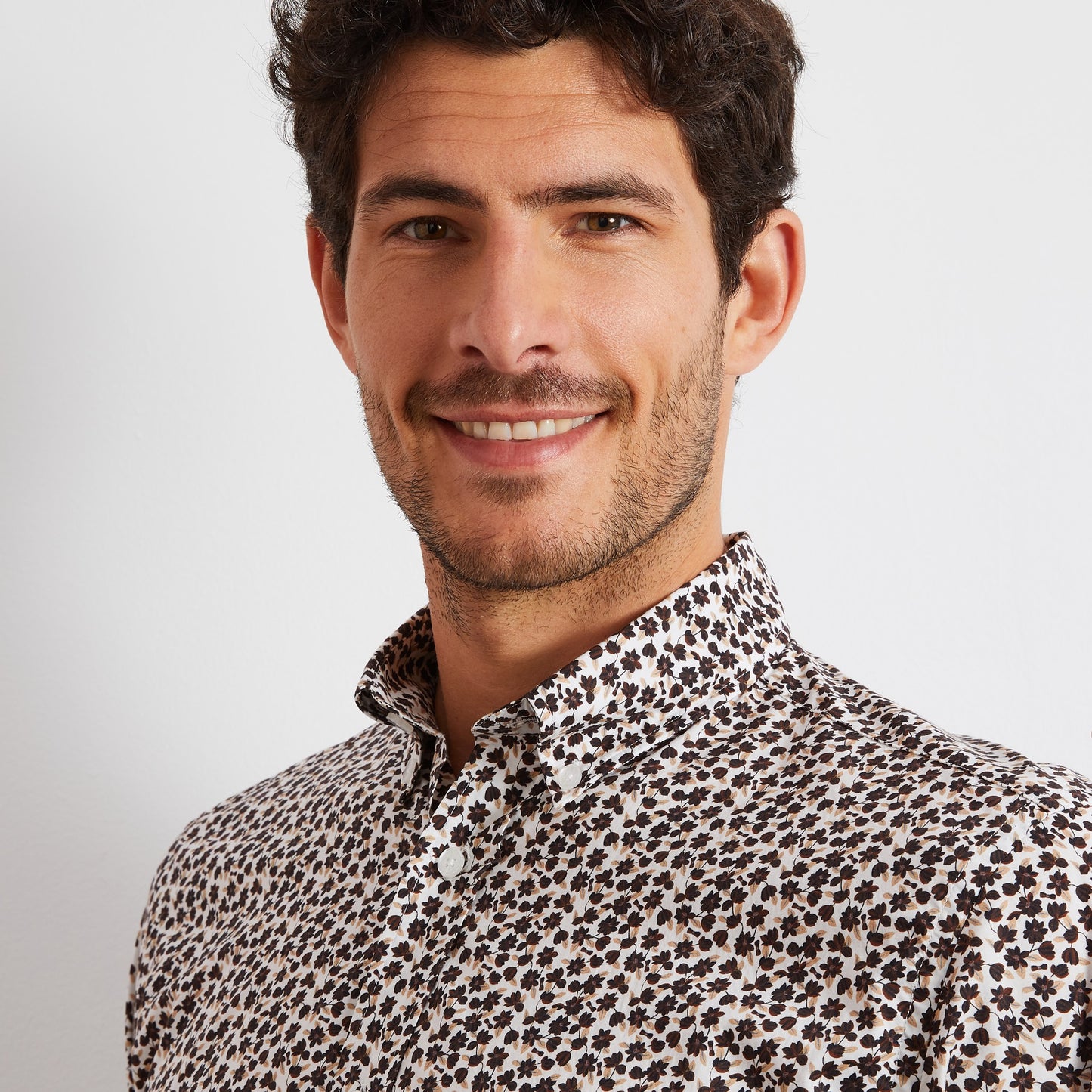 Poplin shirt with an autumn flowers motif
